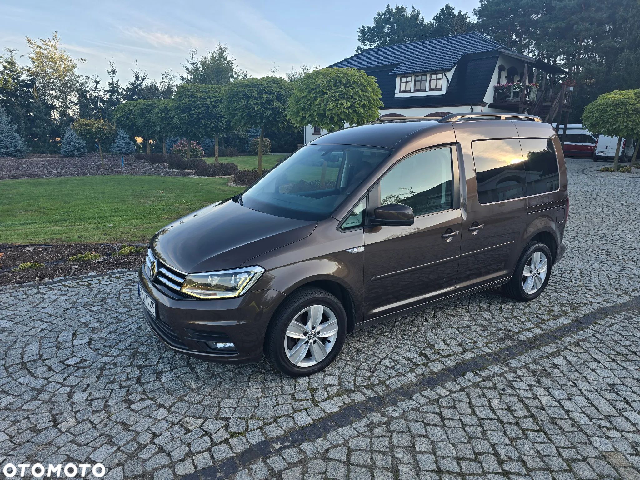 Volkswagen Caddy 2.0 TDI Comfortline DSG - 1