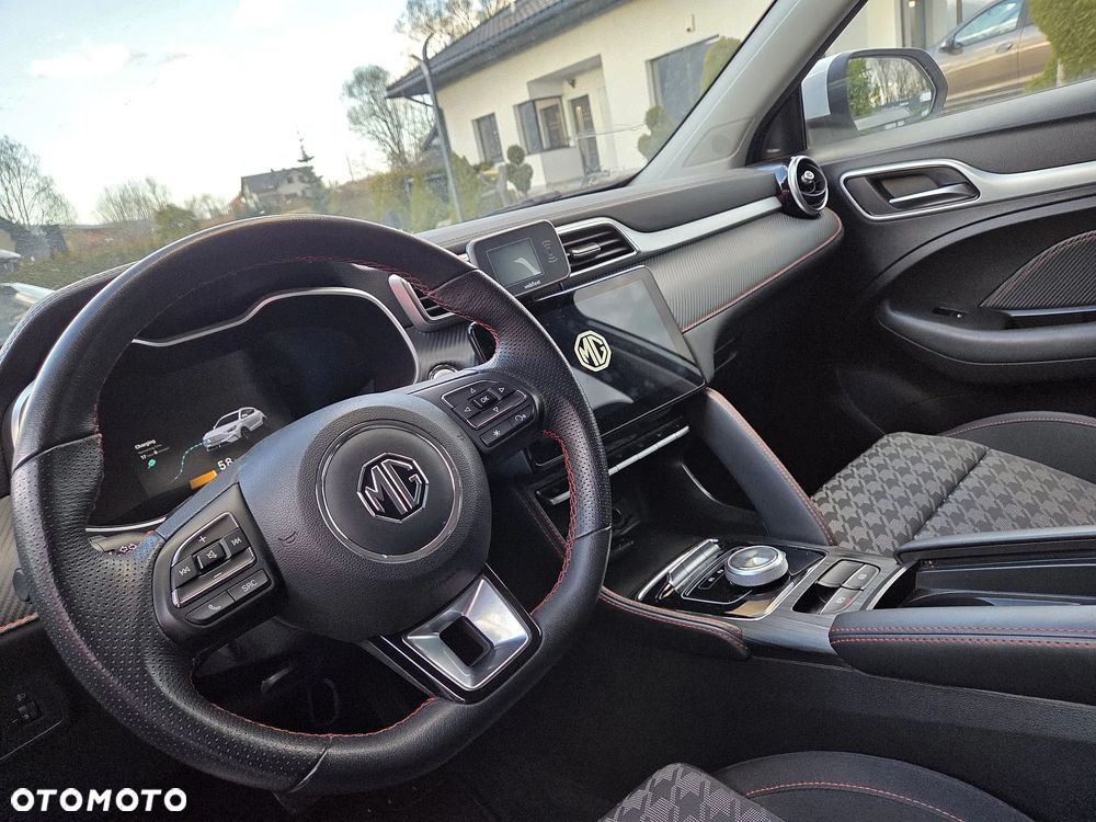 MG ZS Hybrid+ - 4