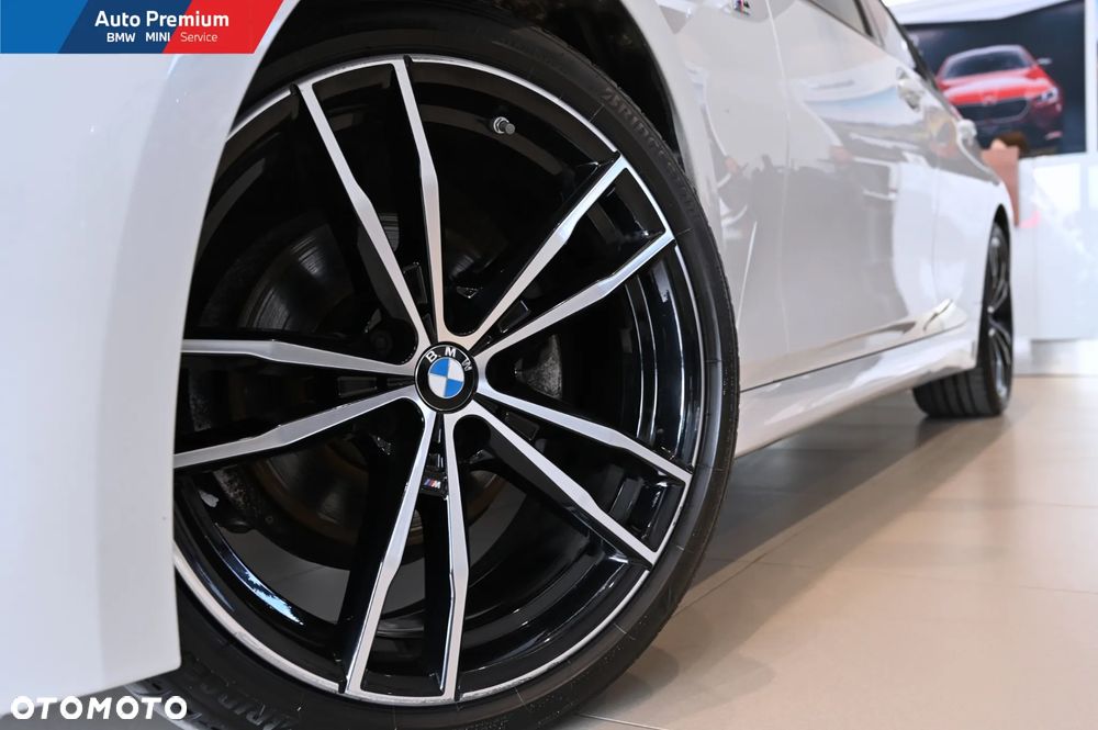 BMW Seria 3 320d xDrive - 23