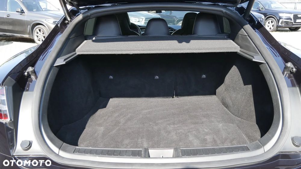 Tesla Model S Dual Motor Allradantrieb - 18
