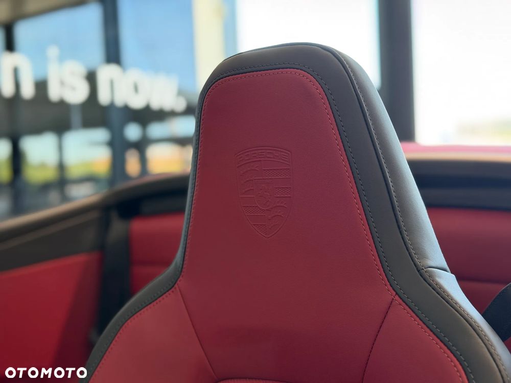 Porsche 911 Carrera 4S - 19
