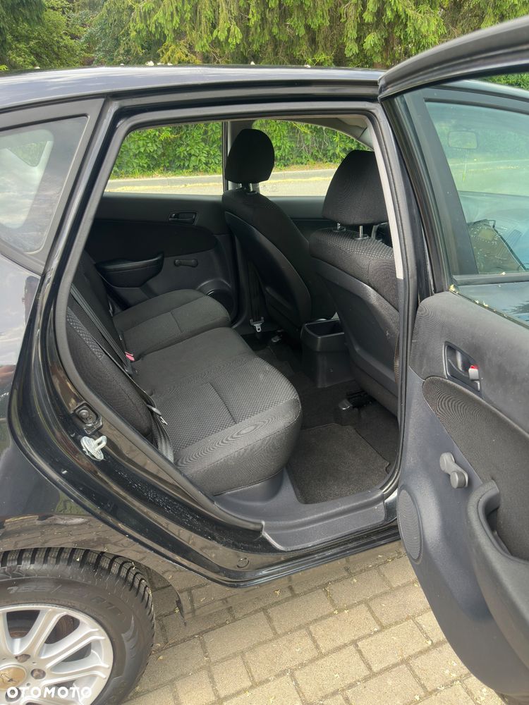 Hyundai i30 1.4 Base + - 12