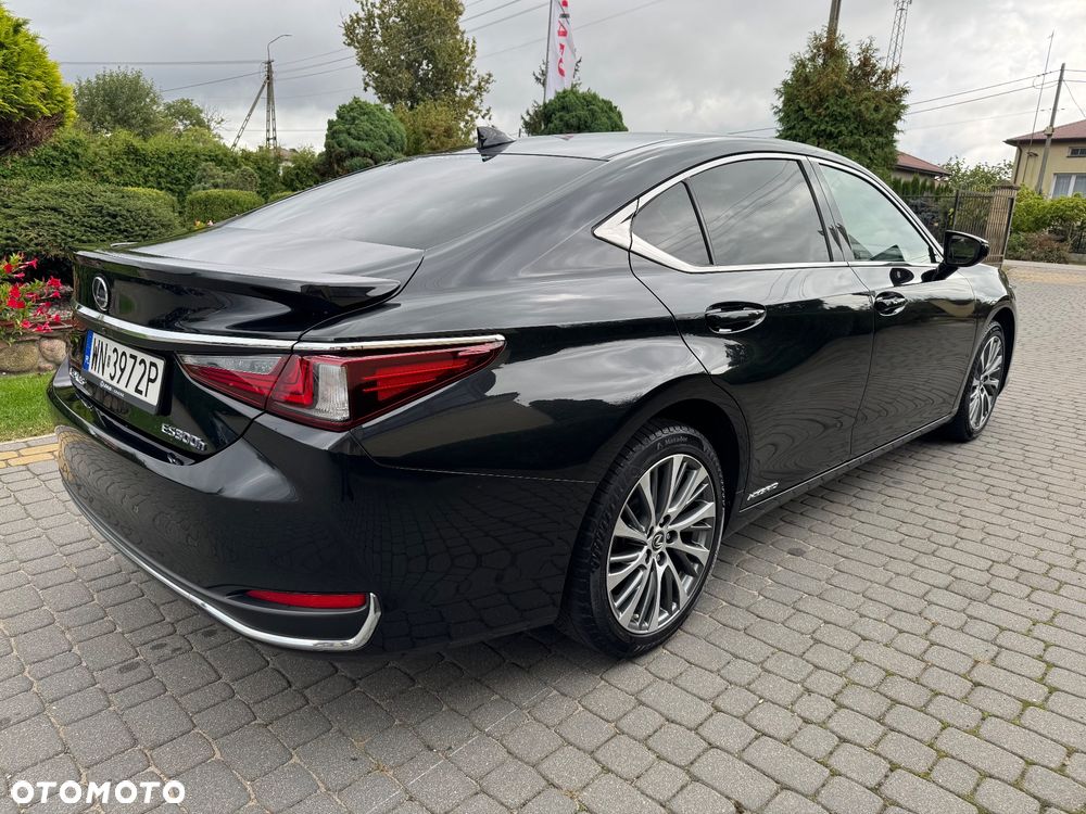 Lexus ES 300h Business Edition + - 9