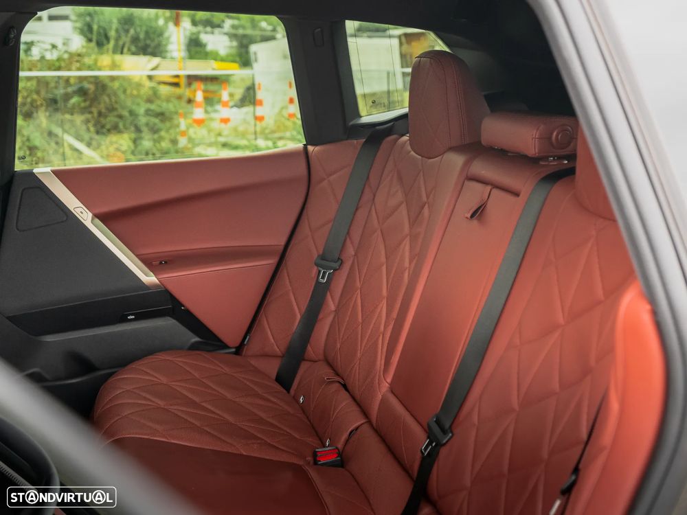 BMW iX xDrive50 - 9