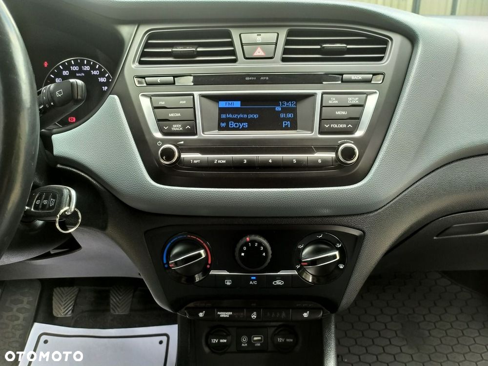 Hyundai i20 - 19