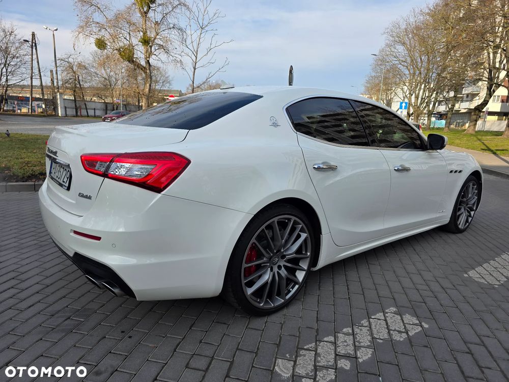 Maserati Ghibli S GranSport - 29