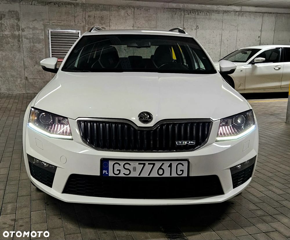 Skoda Octavia 2.0 TDI DSG RS - 3