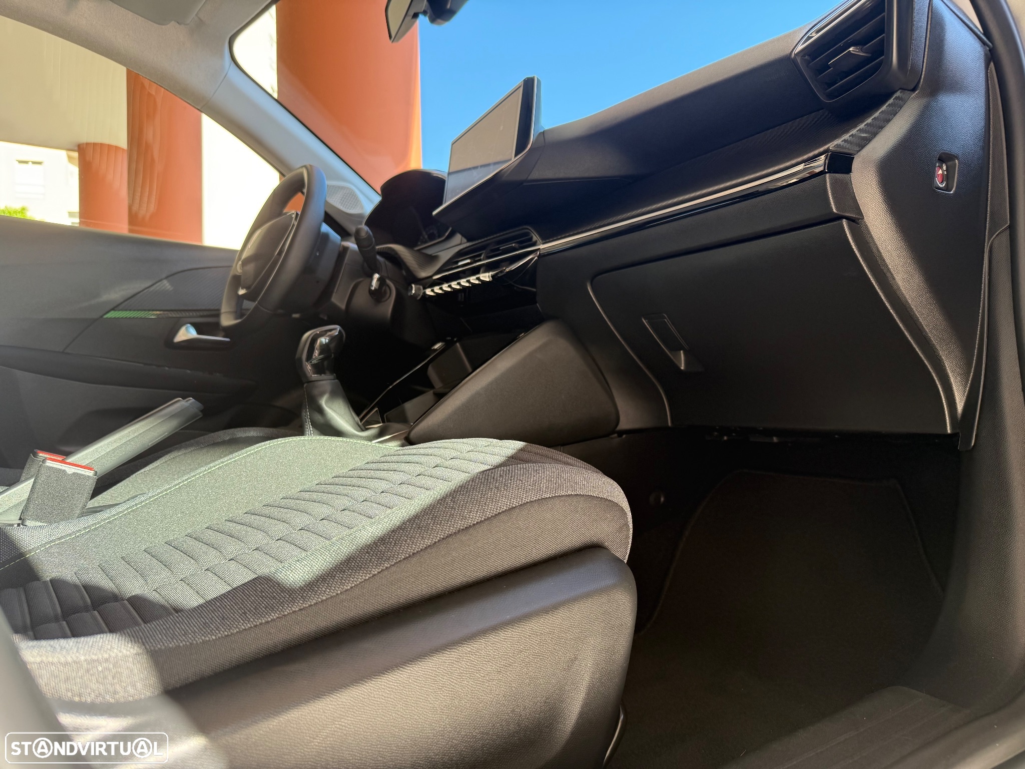 Peugeot 208 1.2 PureTech Active Pack - 43
