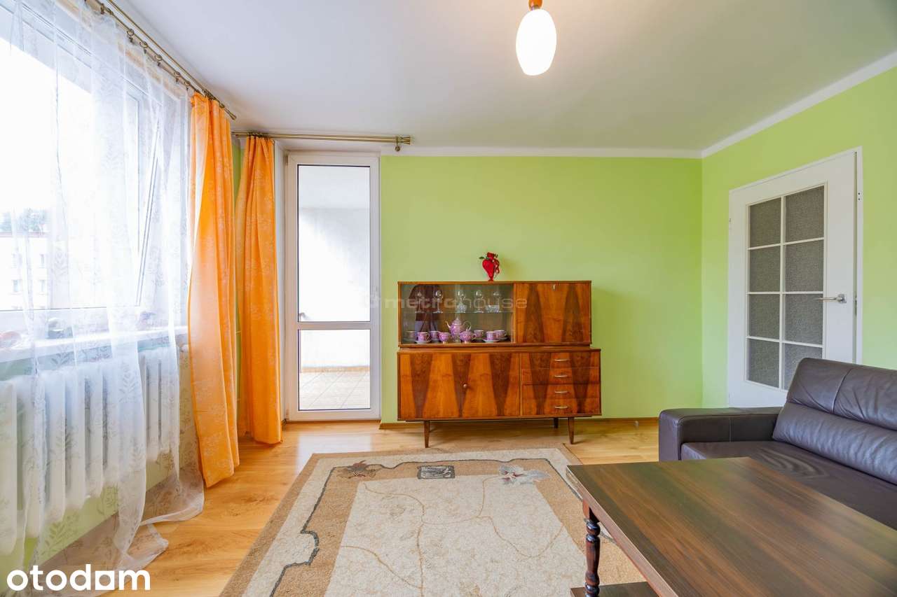Olecko Centrum / 2 pokoje / 1 piętro / balkon