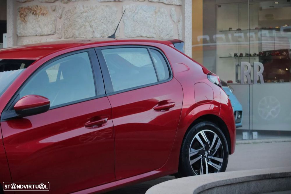 Peugeot 208 1.2 PureTech Allure EAT8 - 7