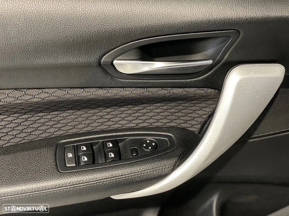 BMW 118 d Pack M - 26