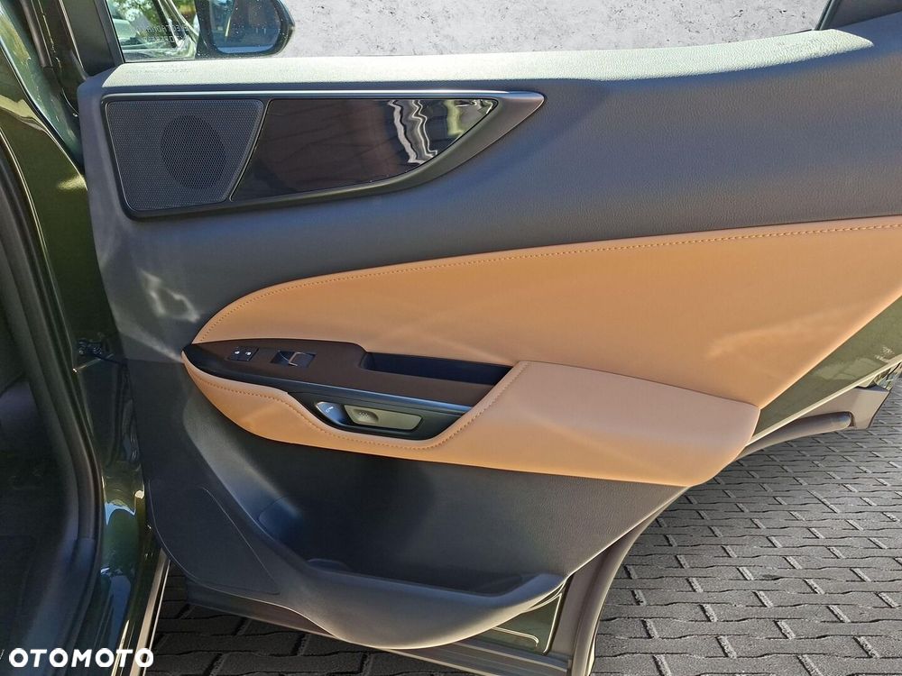 Lexus NX 350h Prestige AWD - 24