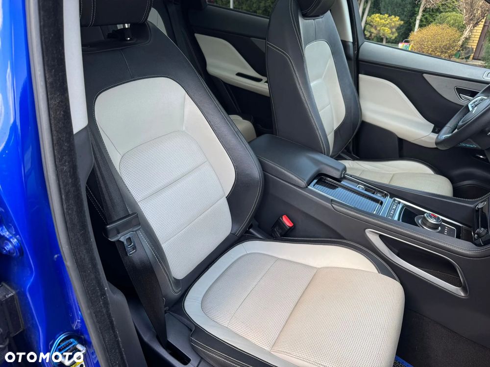 Jaguar F-Pace 2.0 i4P AWD R-Sport - 16