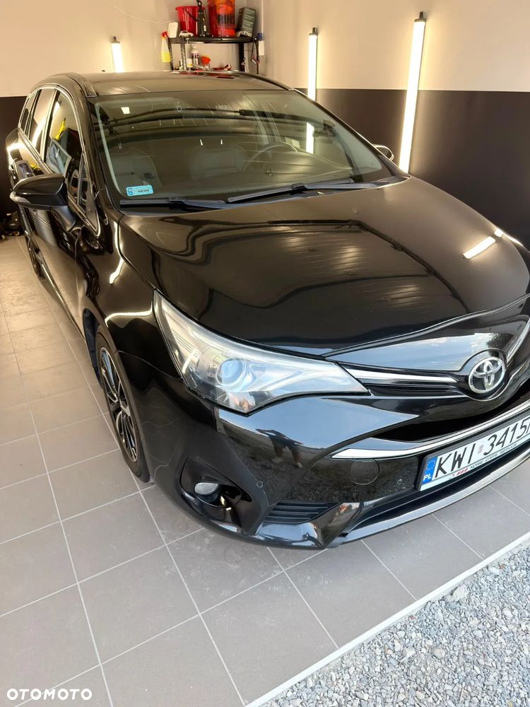 Toyota Avensis 2.0 D-4D Premium - 8