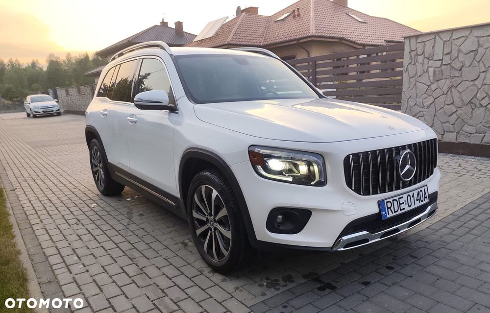 Mercedes-Benz GLB - 1