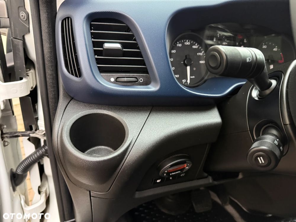 Iveco Daily Izoterma Winda - 16