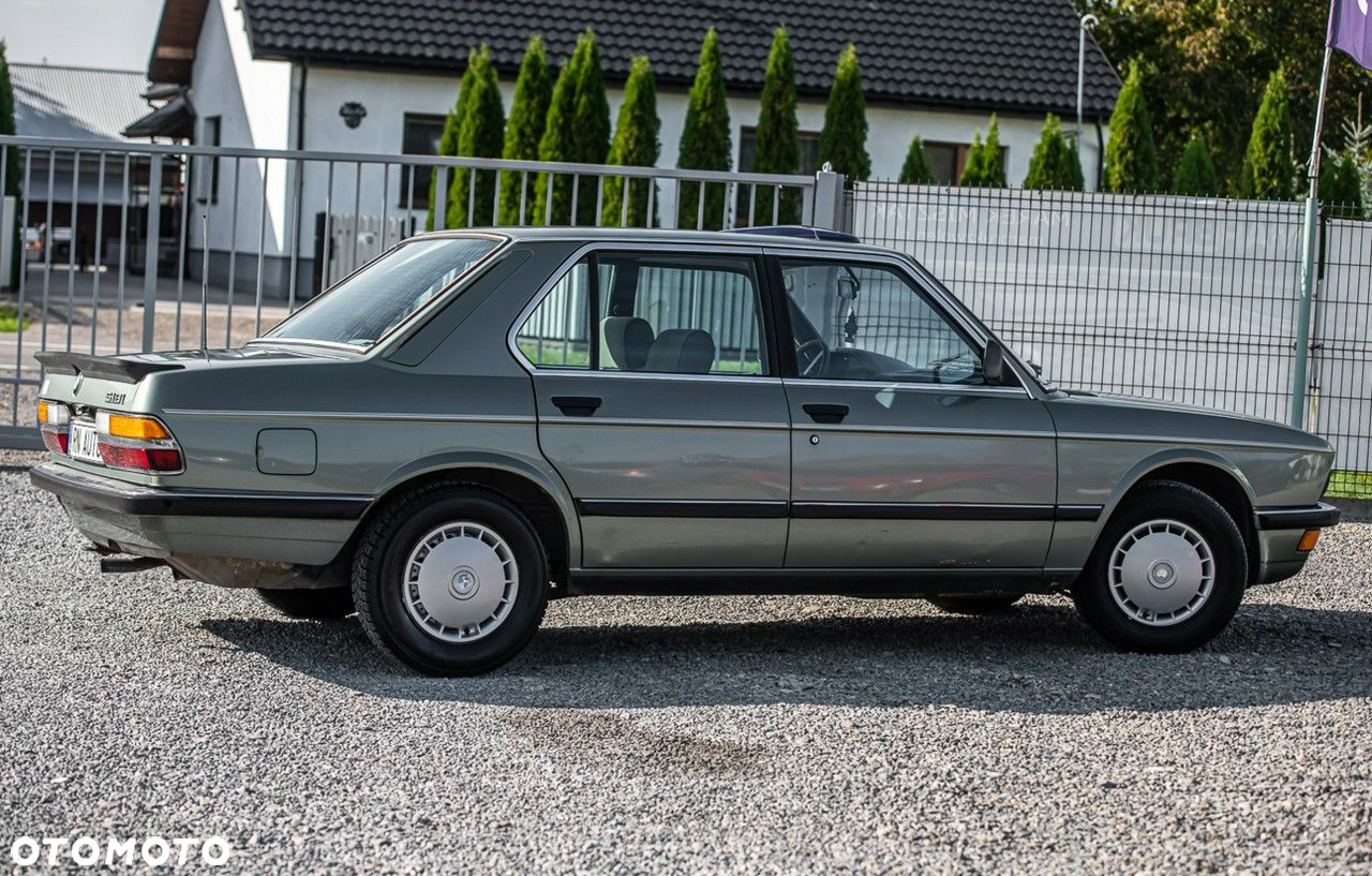 BMW Seria 5 518 i - 10
