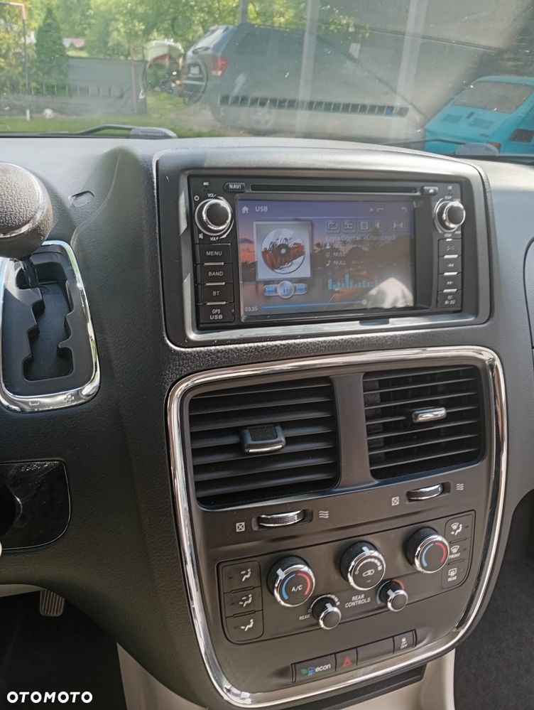 Dodge Grand Caravan - 13