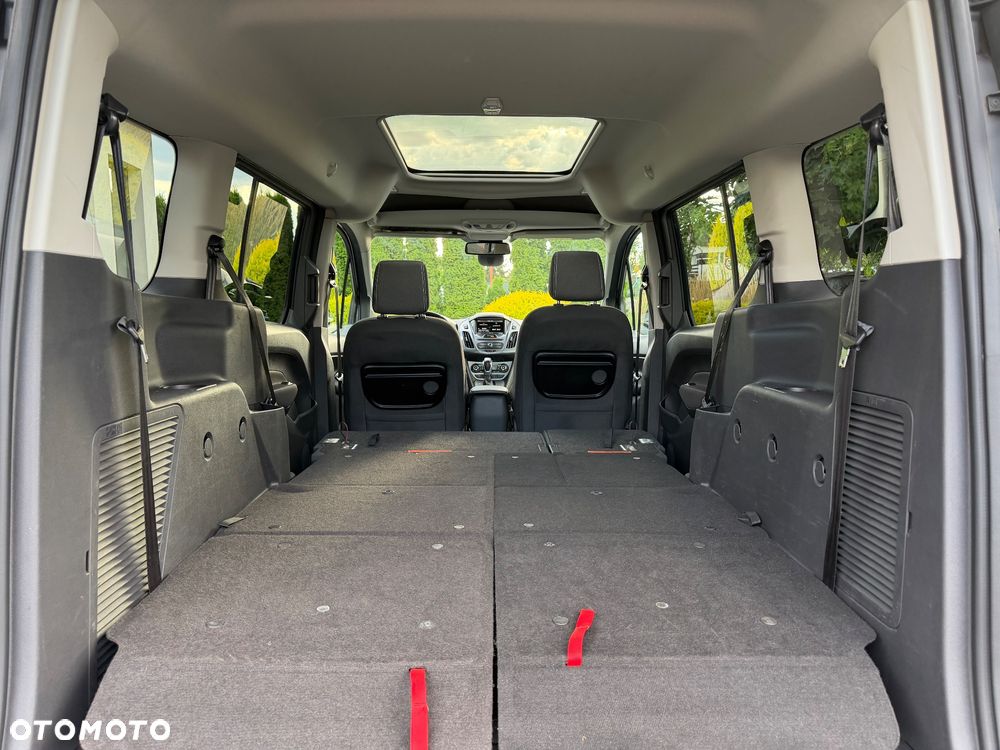 Ford Tourneo Connect Grand - 31