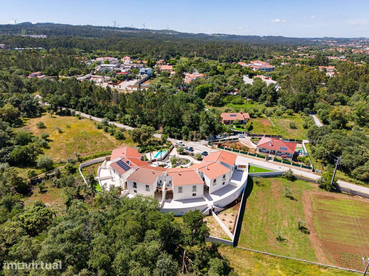 Moradia T3 geminada | 3 pisos | Piscina | Fátima, Ourém. - Grande imagem: 3/49
