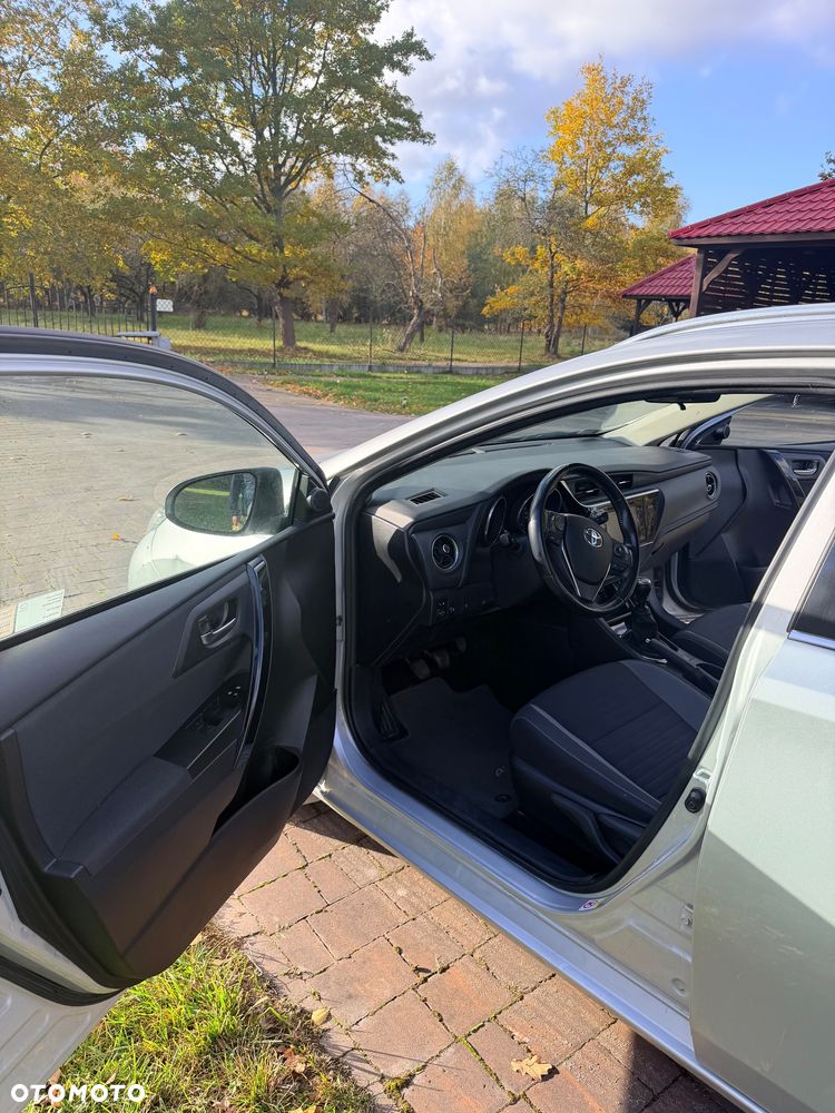 Toyota Auris 2017 photo 5