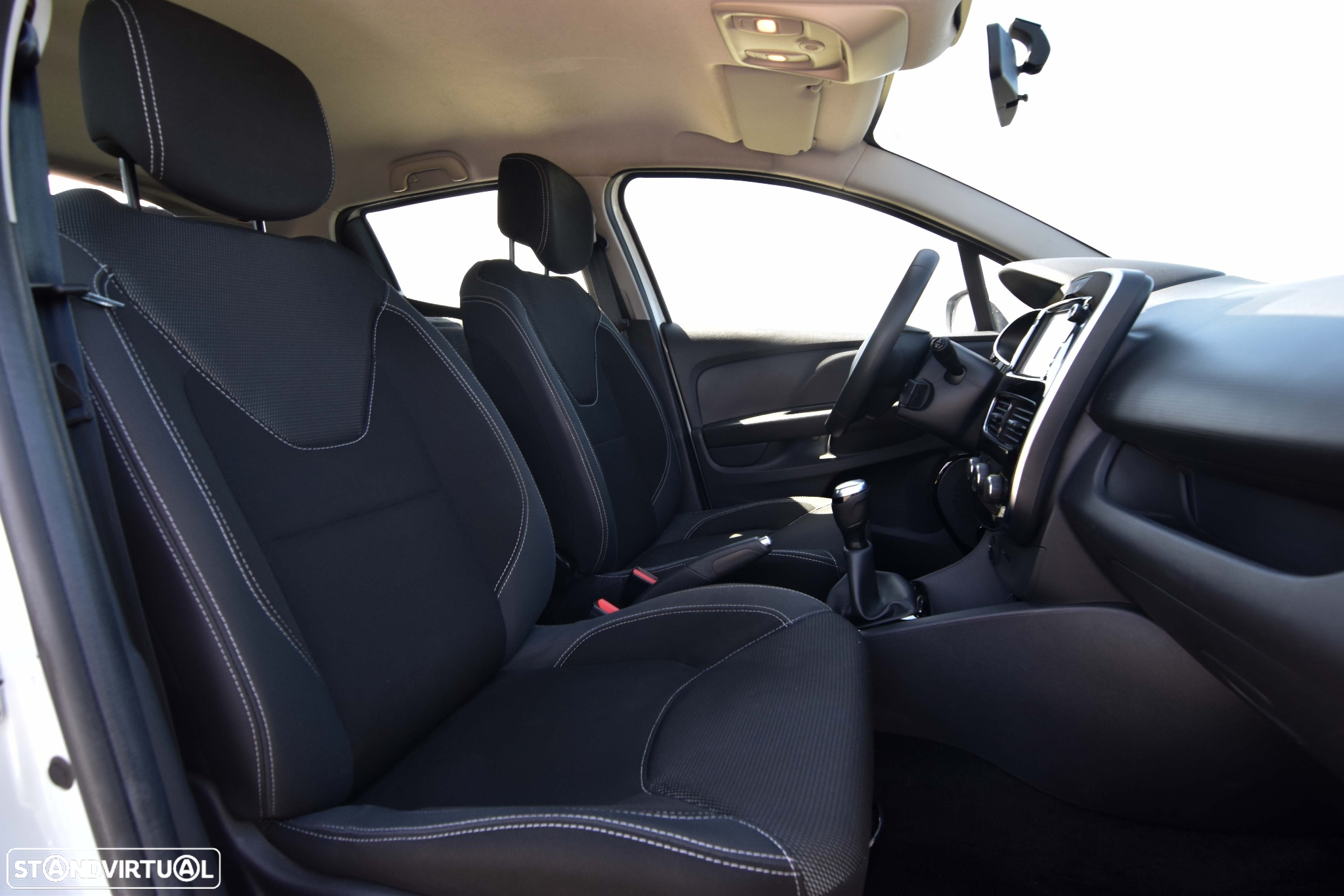 Renault Clio - 10