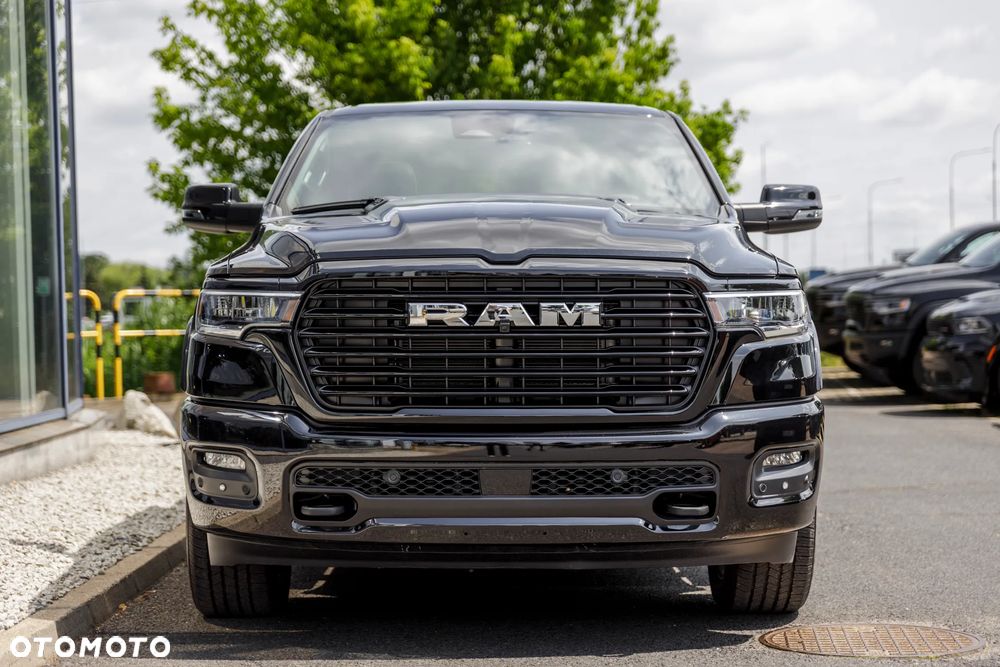 RAM 1500 Laramie Night Premium - 3