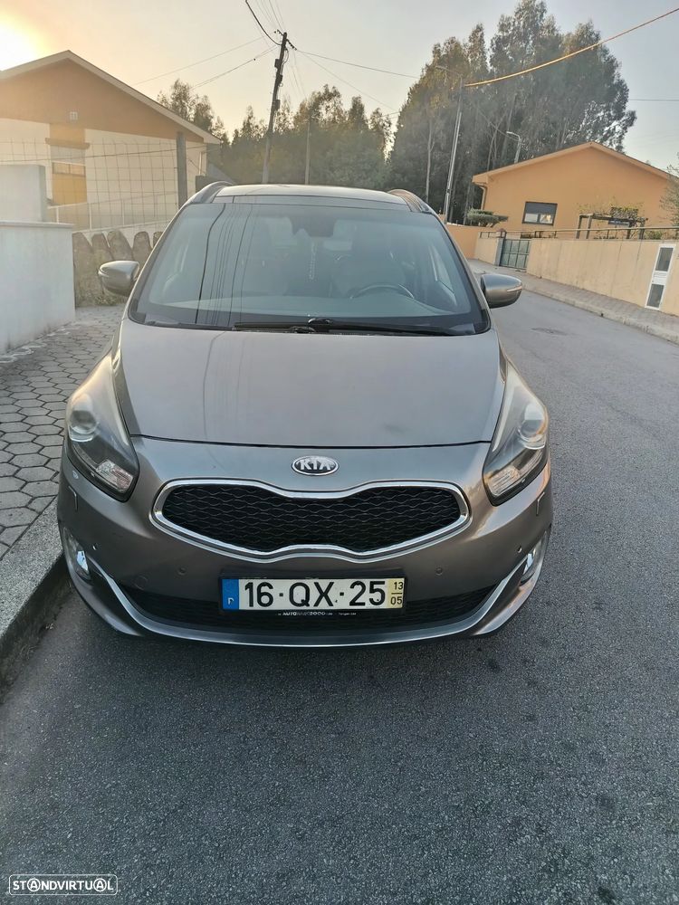 Kia Carens - 3