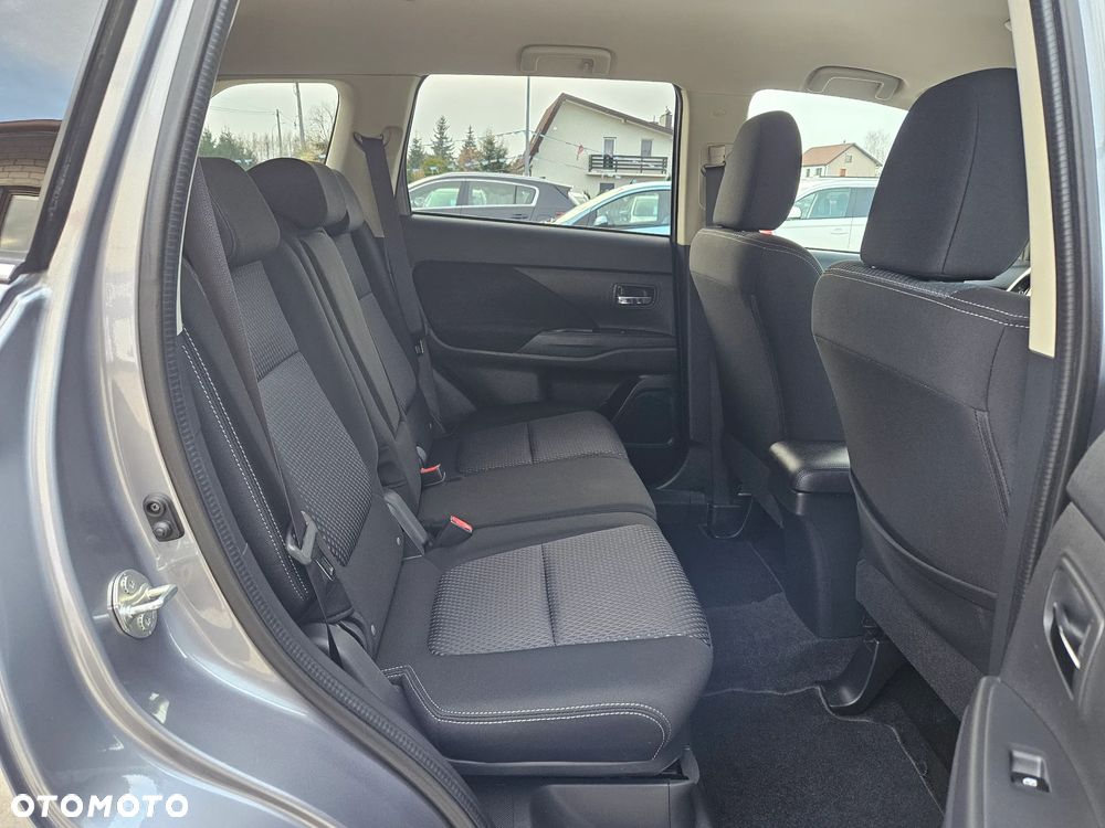 Mitsubishi Outlander 2.0 2WD Diamant - 21