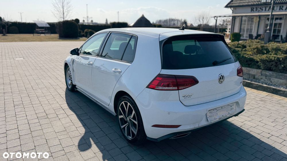 Volkswagen Golf - 8
