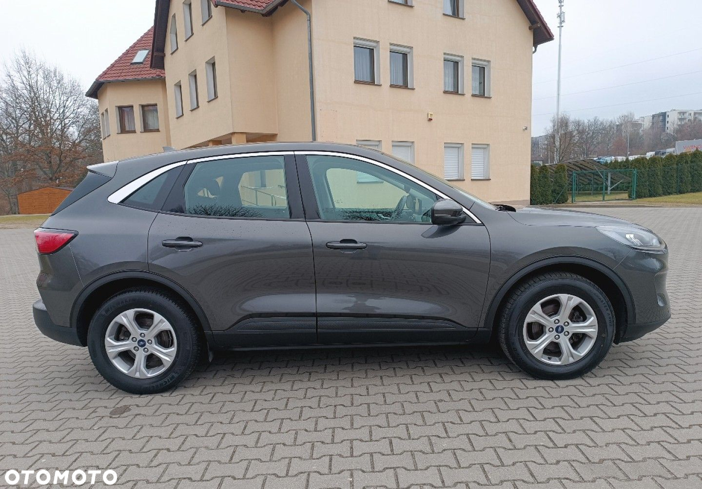 Ford Kuga - 8