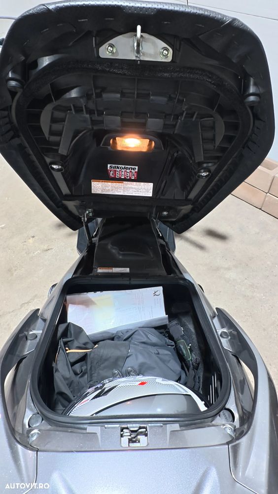 Suzuki AN 400 Burgman - 10