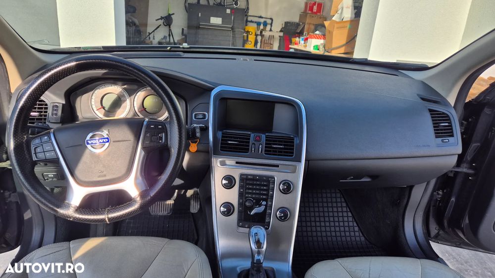 Volvo XC 60 D5 AWD Geartronic Summum - 14