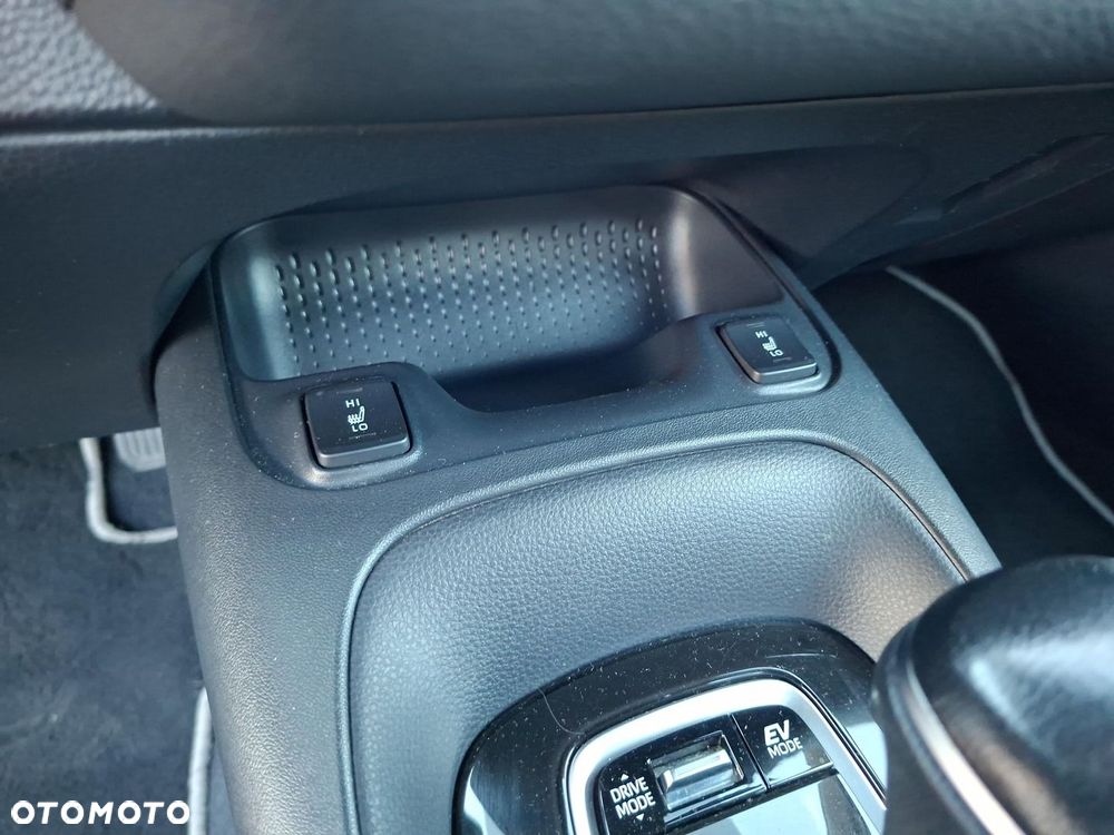 Toyota Corolla 2.0 Hybrid Comfort - 20