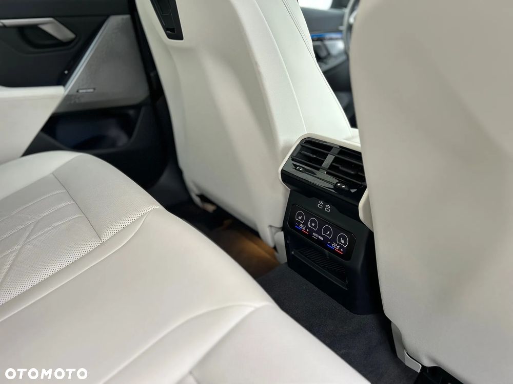 BMW i5 83.9kWh M60 xDrive - 11