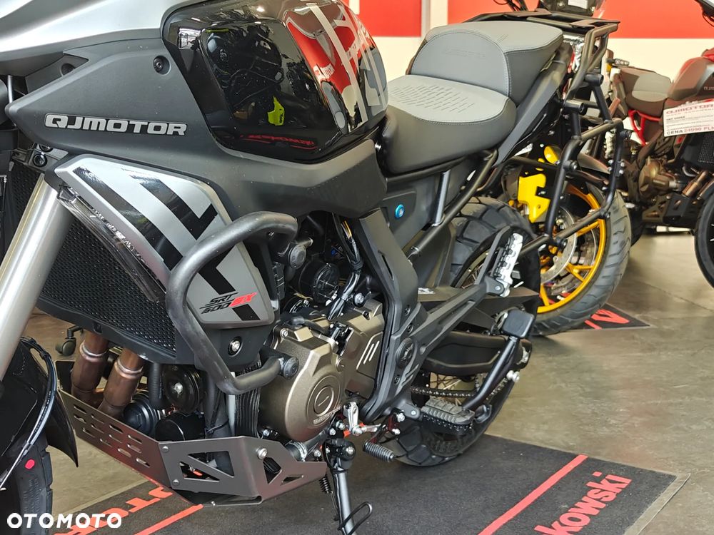 QJMOTOR SRT 600SX - 16