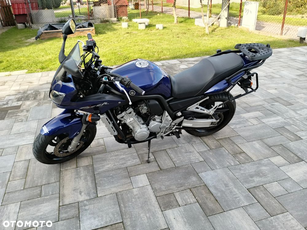 Yamaha FZS - 11