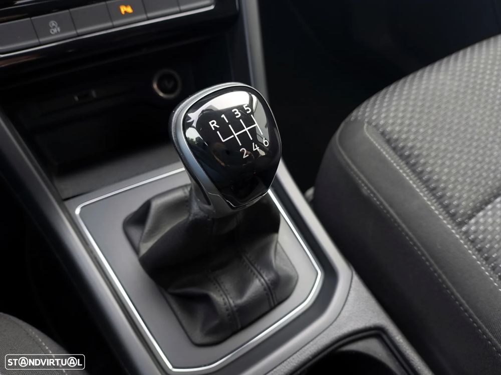 VW Touran 2.0 TDI Confortline - 21