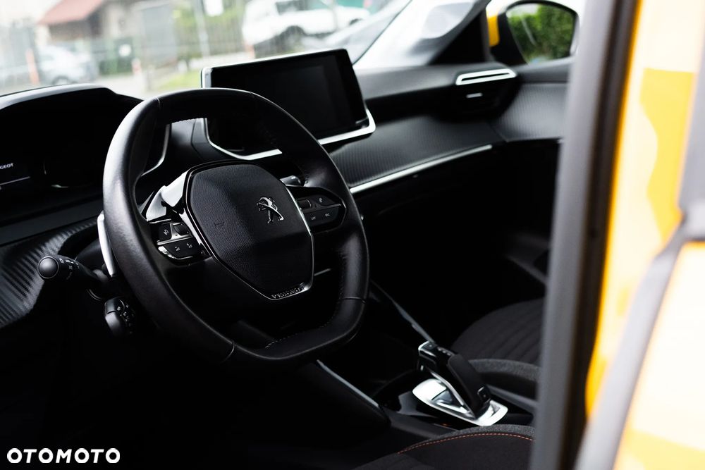 Peugeot 208 1.2 PureTech Active Pack S&S EAT8 - 8