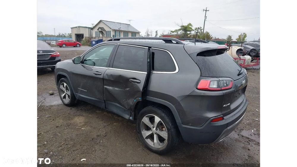Jeep Cherokee - 8