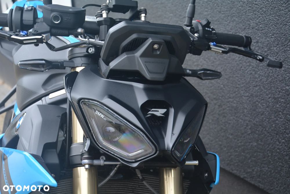 BMW S - 9