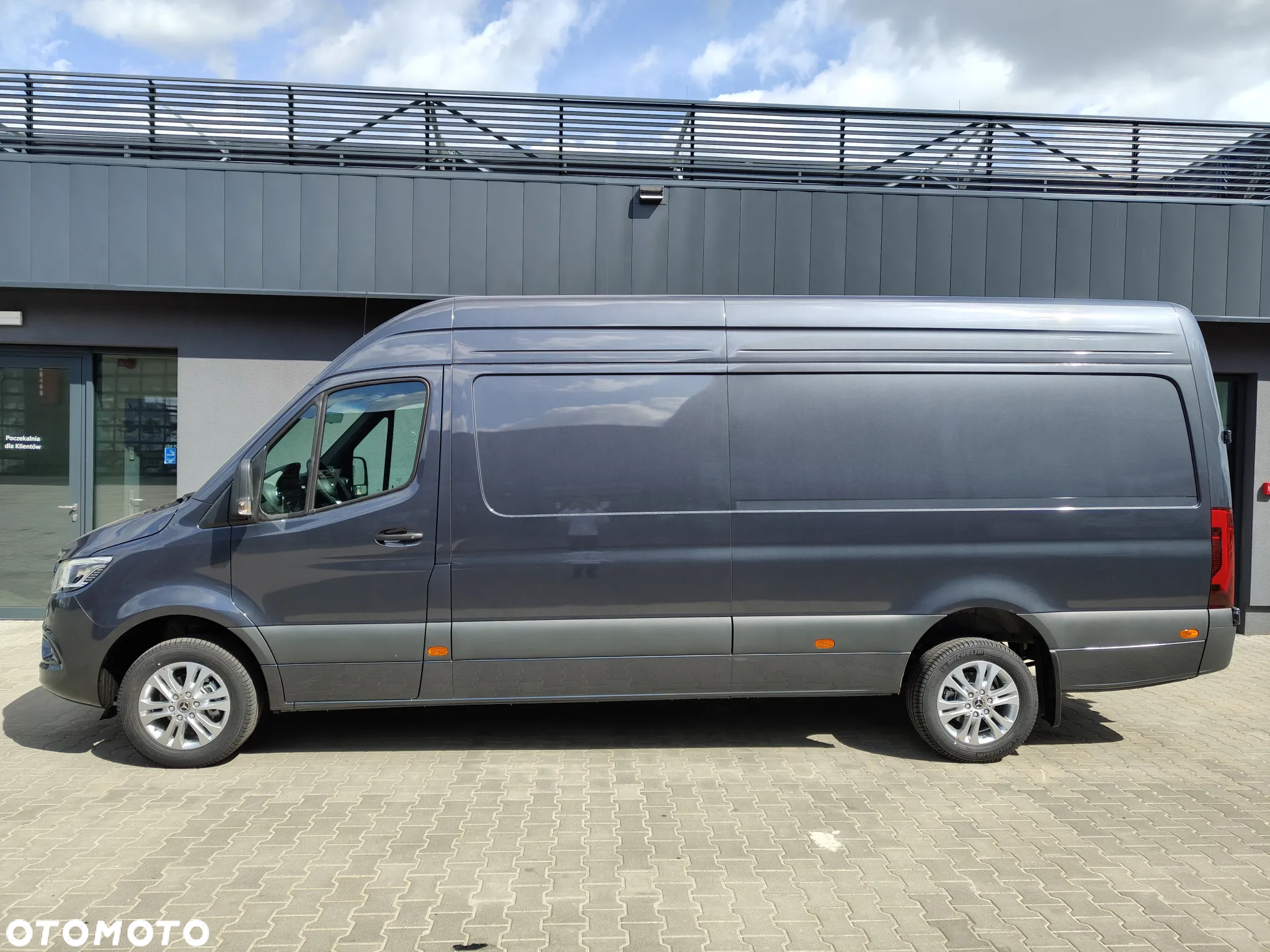 Mercedes-Benz Sprinter - 2
