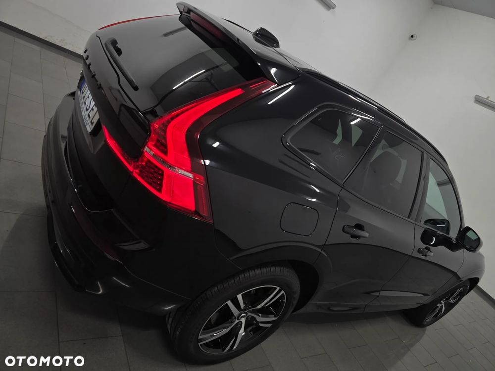 Volvo XC 60 B4 D Plus Dark - 36