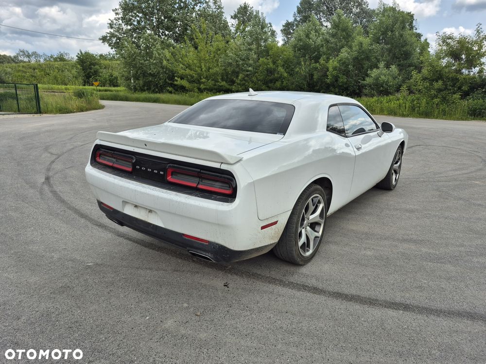 Dodge Challenger - 10