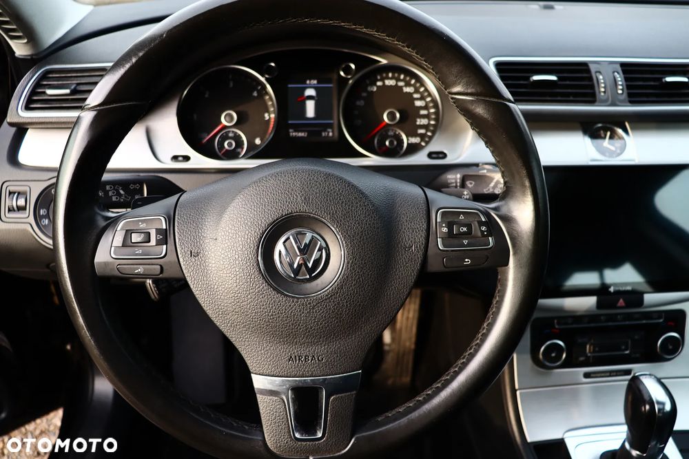 Volkswagen Passat 2.0 TDI Highline DSG - 13