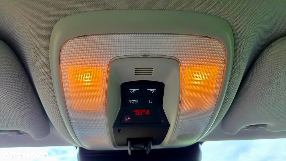 Volvo V70 D4 Geartronic Momentum - 30