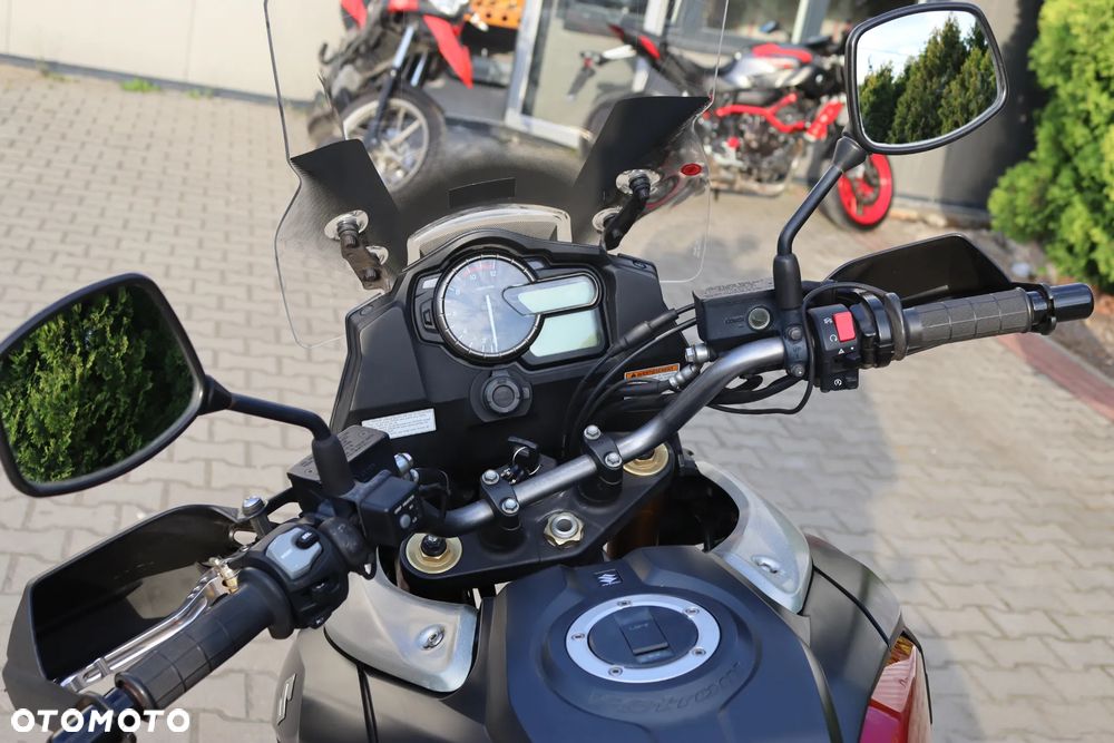 Suzuki V-STROM - 25