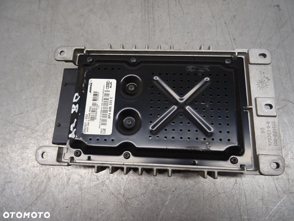 AUDI A3 8P LIFT 08-13 2.0TFSI WZMACNIACZ BOSE 8P4035223C - 2