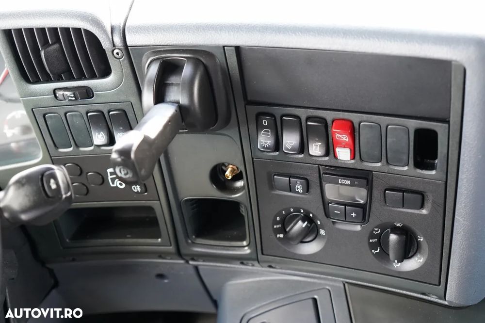Scania P 360 / CABINĂ DE ZI / 2015 / 275.000 KM. / EURO 6 / IMPORTAT - 28