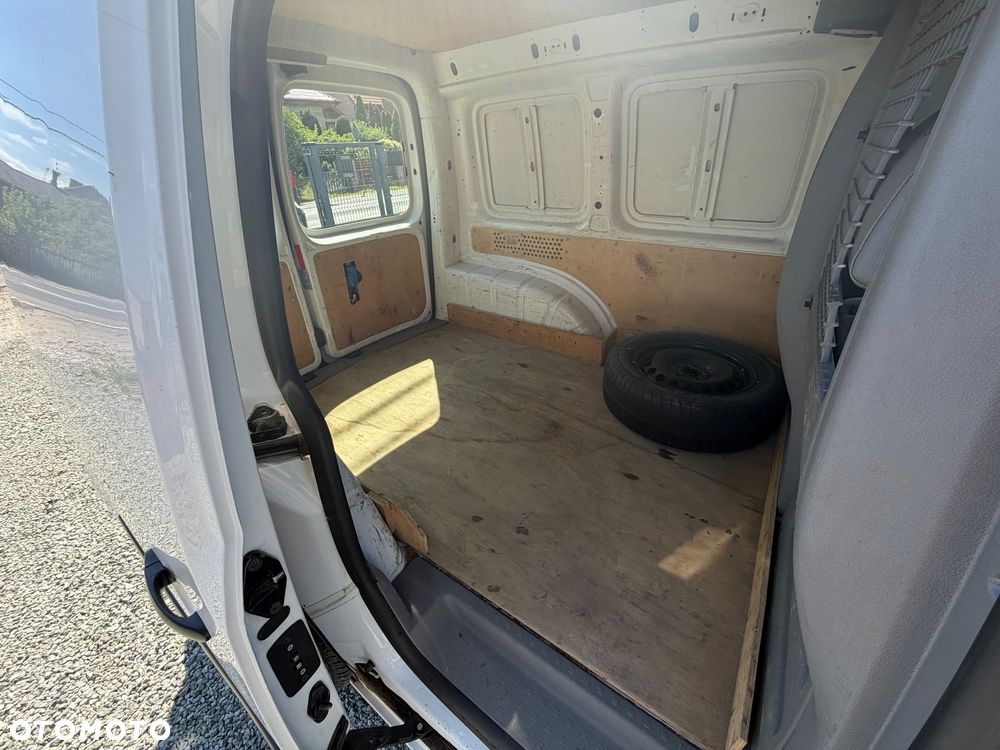 Volkswagen Caddy - 15